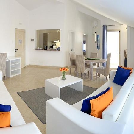 Branco Suites - Rooms & Holiday Apartments ซังตามาเรีย ภายนอก รูปภาพ