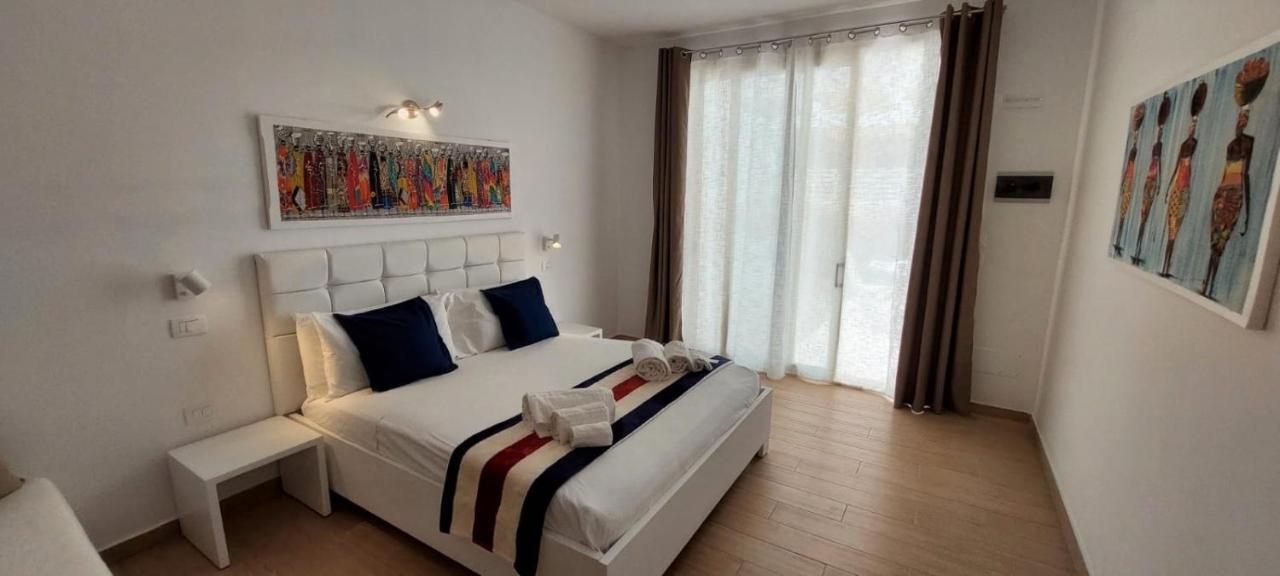 Branco Suites - Rooms & Holiday Apartments ซังตามาเรีย ภายนอก รูปภาพ