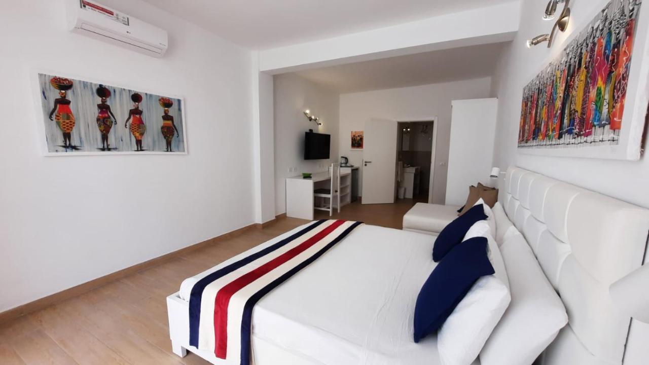 Branco Suites - Rooms & Holiday Apartments ซังตามาเรีย ภายนอก รูปภาพ