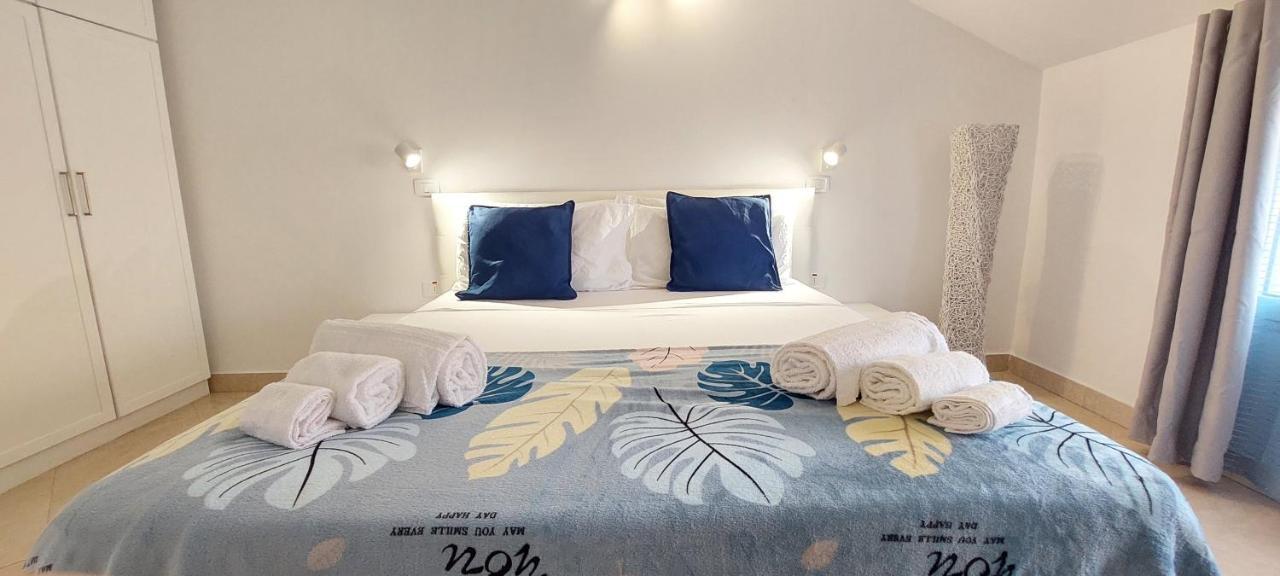 Branco Suites - Rooms & Holiday Apartments ซังตามาเรีย ภายนอก รูปภาพ