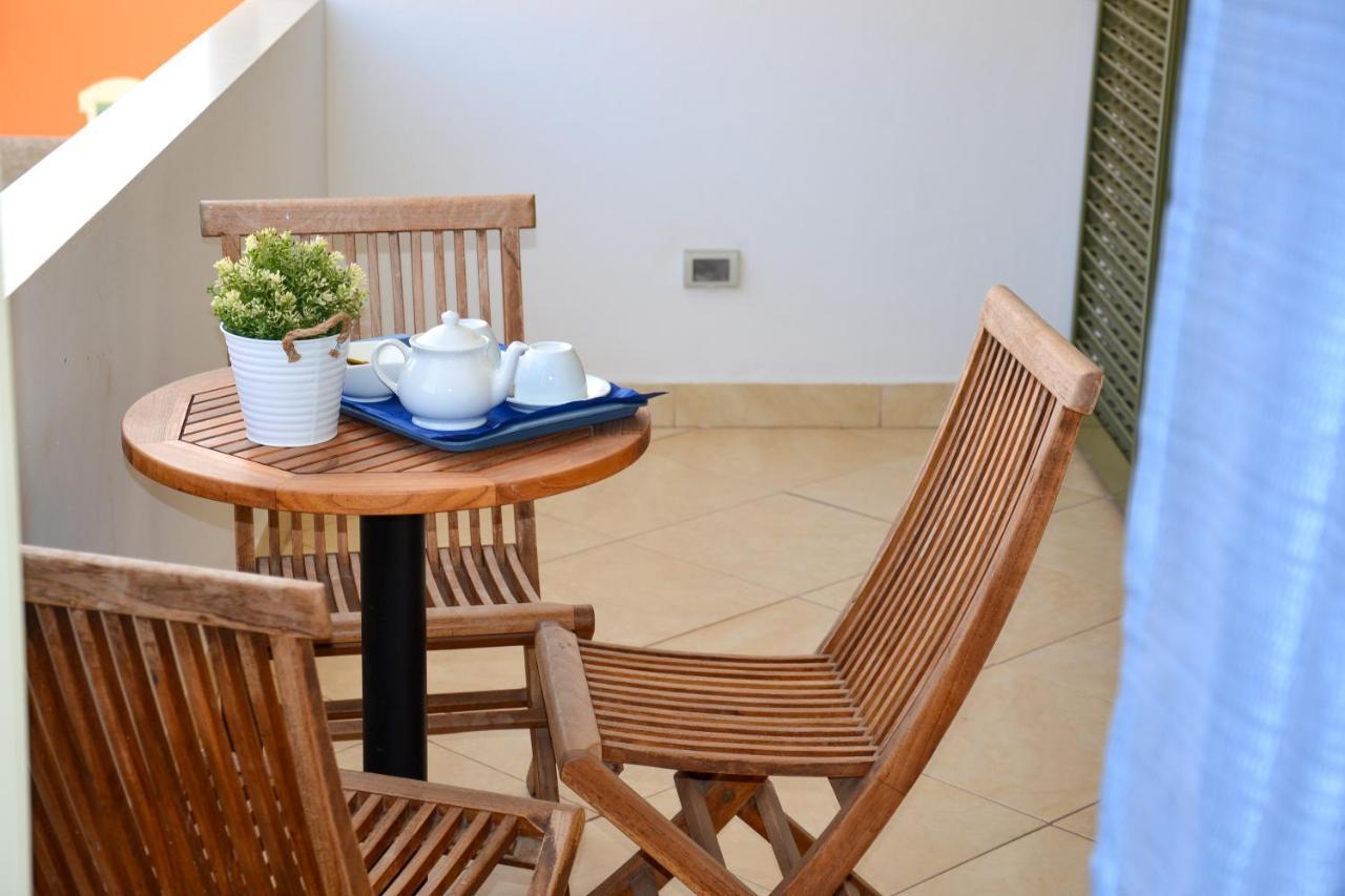 Branco Suites - Rooms & Holiday Apartments ซังตามาเรีย ภายนอก รูปภาพ