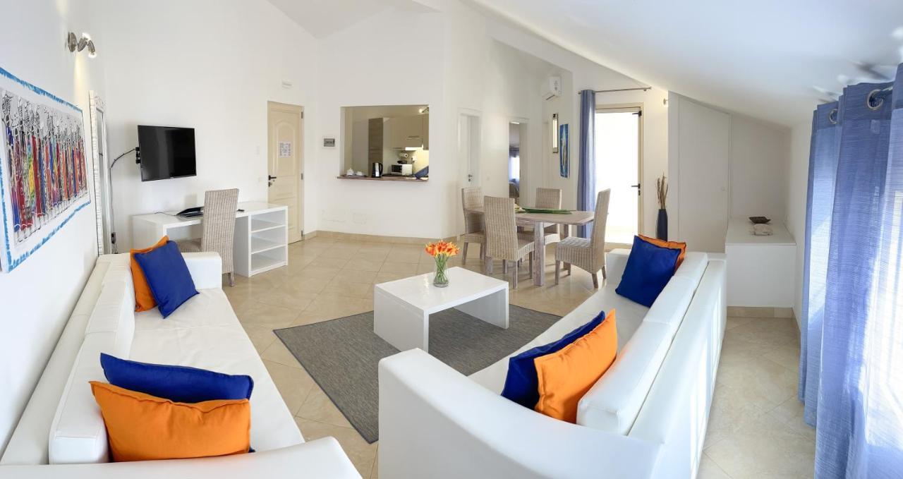 Branco Suites - Rooms & Holiday Apartments ซังตามาเรีย ภายนอก รูปภาพ