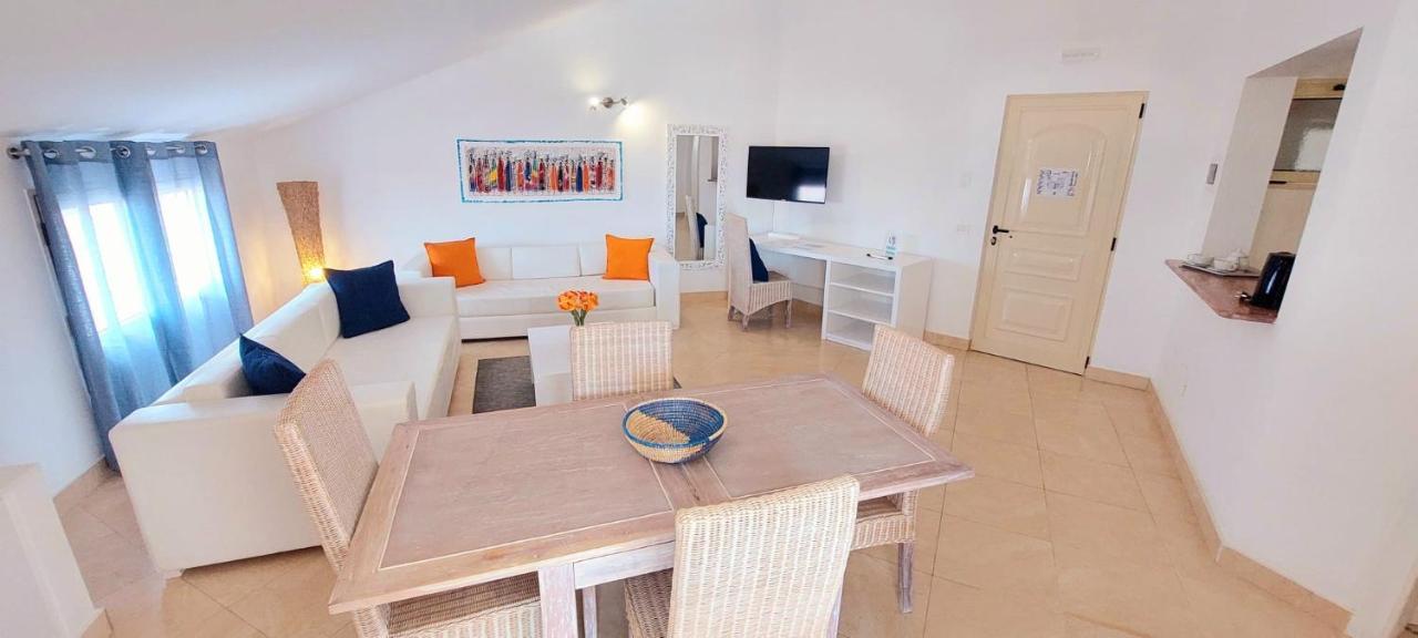 Branco Suites - Rooms & Holiday Apartments ซังตามาเรีย ภายนอก รูปภาพ