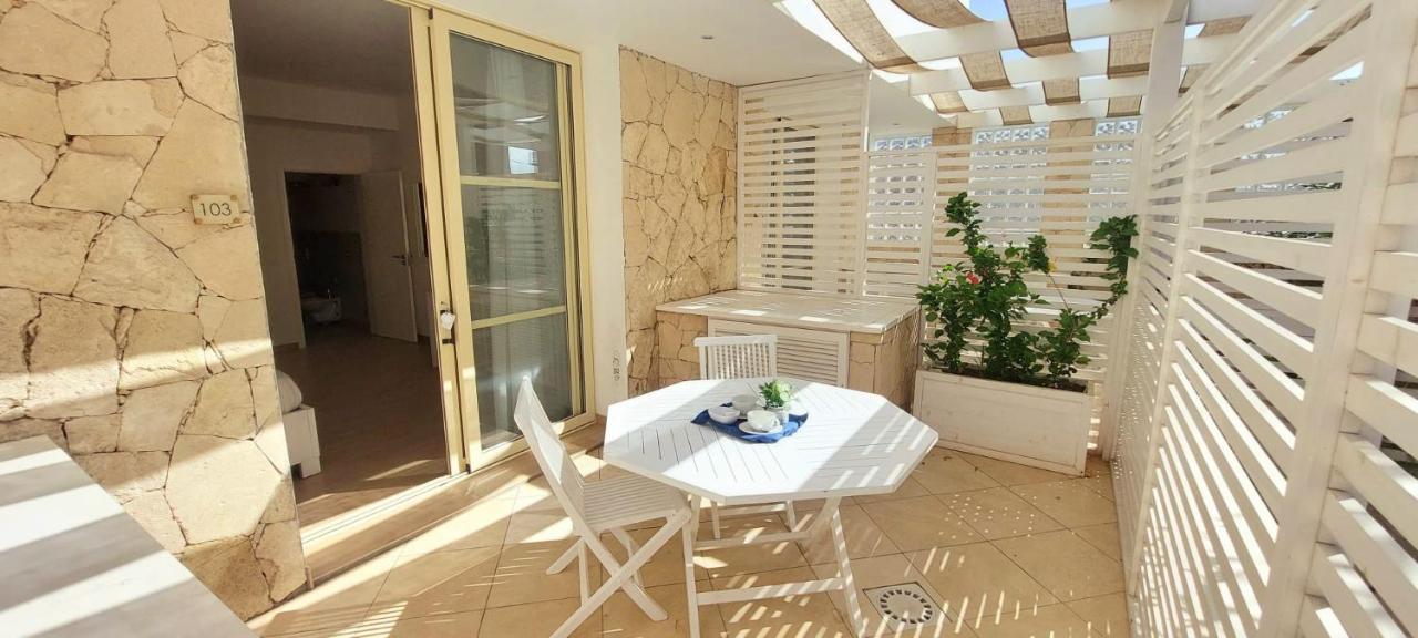 Branco Suites - Rooms & Holiday Apartments ซังตามาเรีย ภายนอก รูปภาพ