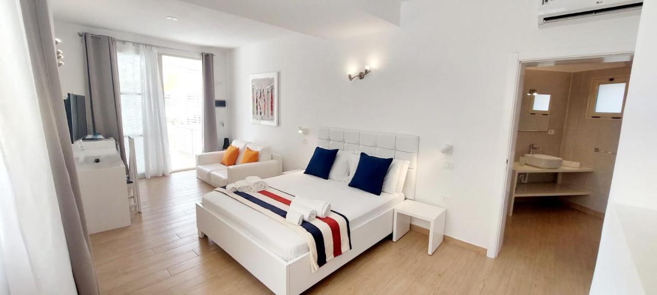 Branco Suites - Rooms & Holiday Apartments ซังตามาเรีย ภายนอก รูปภาพ
