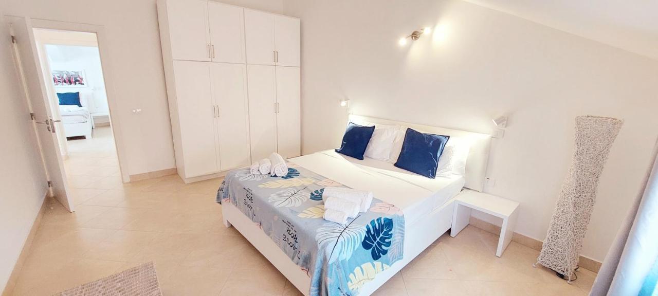 Branco Suites - Rooms & Holiday Apartments ซังตามาเรีย ภายนอก รูปภาพ