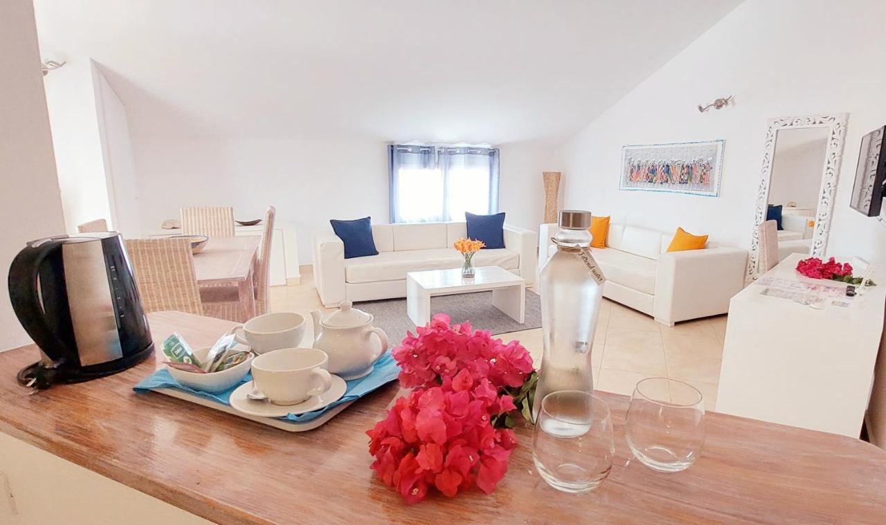 Branco Suites - Rooms & Holiday Apartments ซังตามาเรีย ภายนอก รูปภาพ